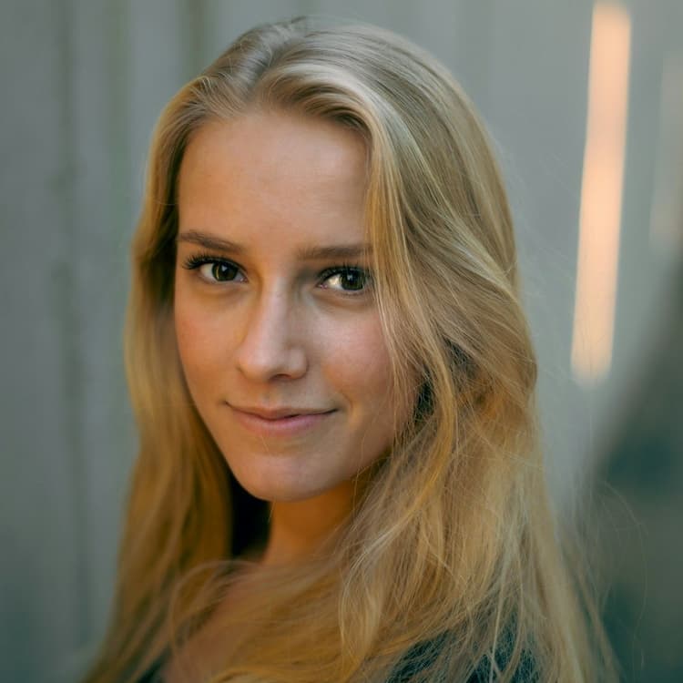 Julia Ford