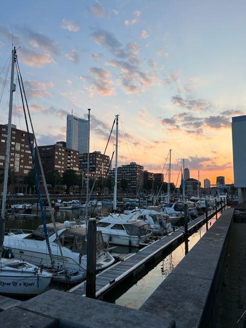 Hotel Pincoffs YOUR CHARMING HOTEL IN ROTTERDAM image