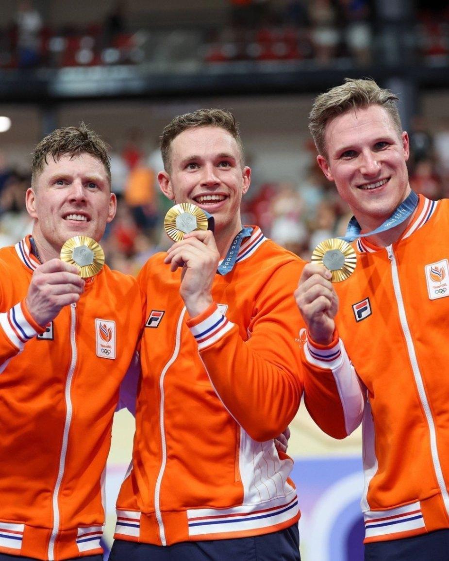 Stacking world record upon world record for gold image