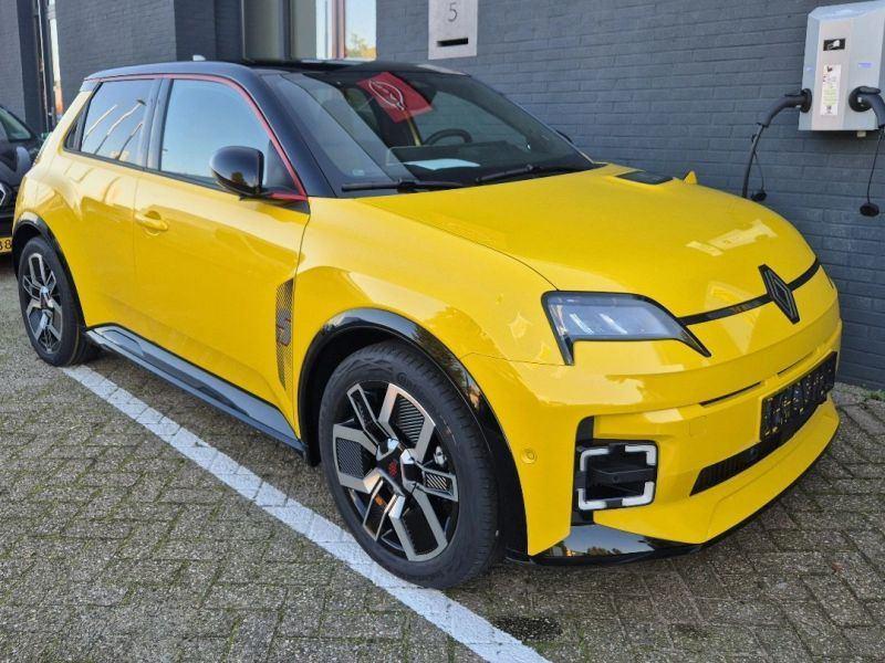 Interested in the Renault 5? image